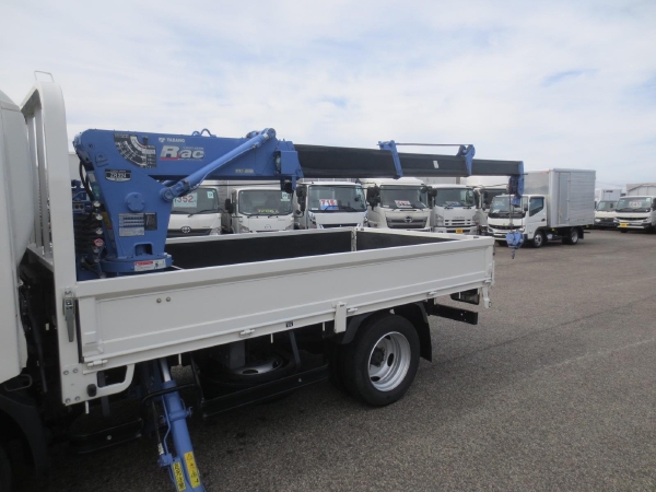 日野デュトロ簡易クレーン付|中古トラックの販売・買取・査定のアイナビ