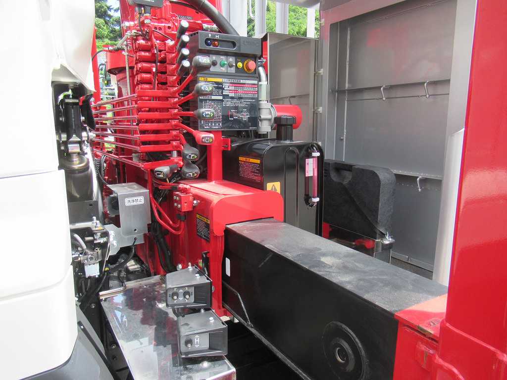 セルフクレーン ユニック 4段 ウィンチ 後輪エアサス 380PS|中古トラックの販売・買取・査定のアイナビ