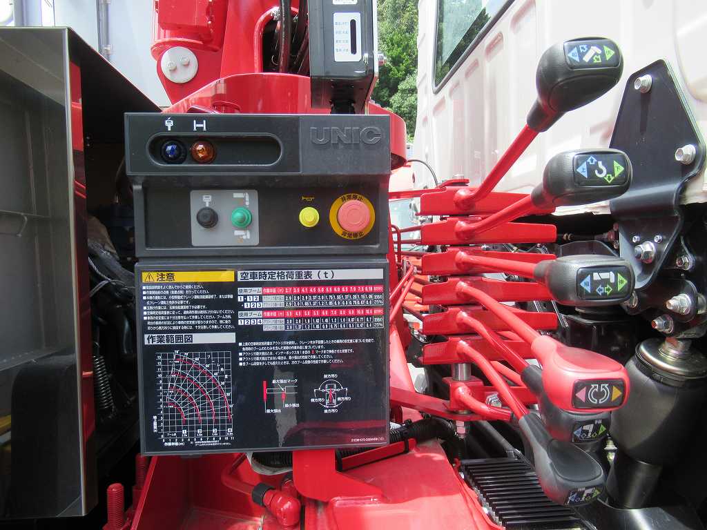 セルフクレーン ユニック 4段 ウィンチ 後輪エアサス 380PS|中古トラックの販売・買取・査定のアイナビ