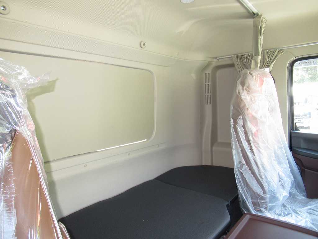 セルフクレーン ユニック 4段 ウィンチ 後輪エアサス 380PS|中古トラックの販売・買取・査定のアイナビ