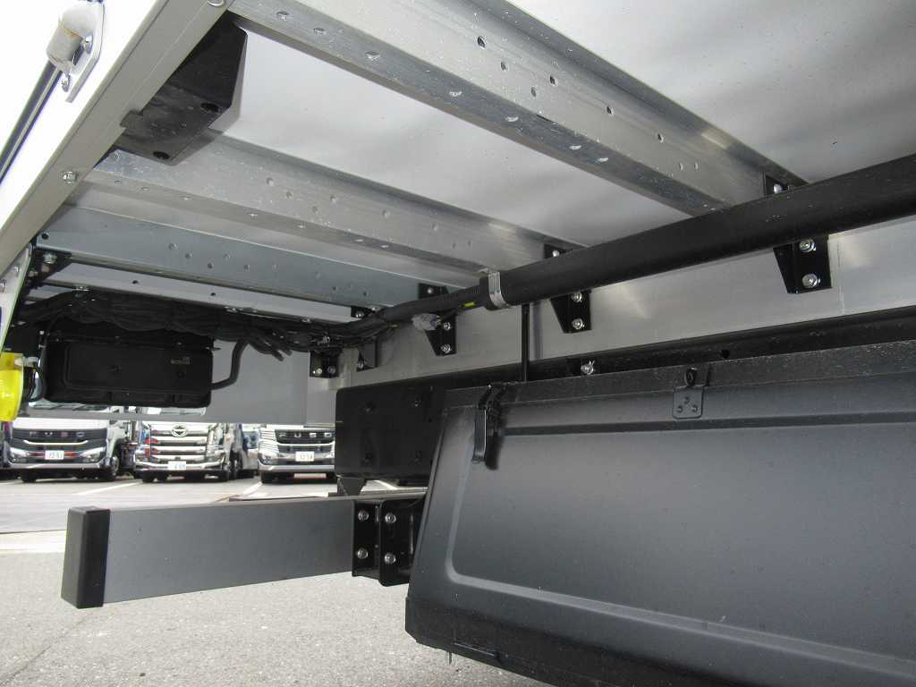 ★240PS パブコ 6200 ワイド エアサス 6速|中古トラックの販売・買取・査定のアイナビ