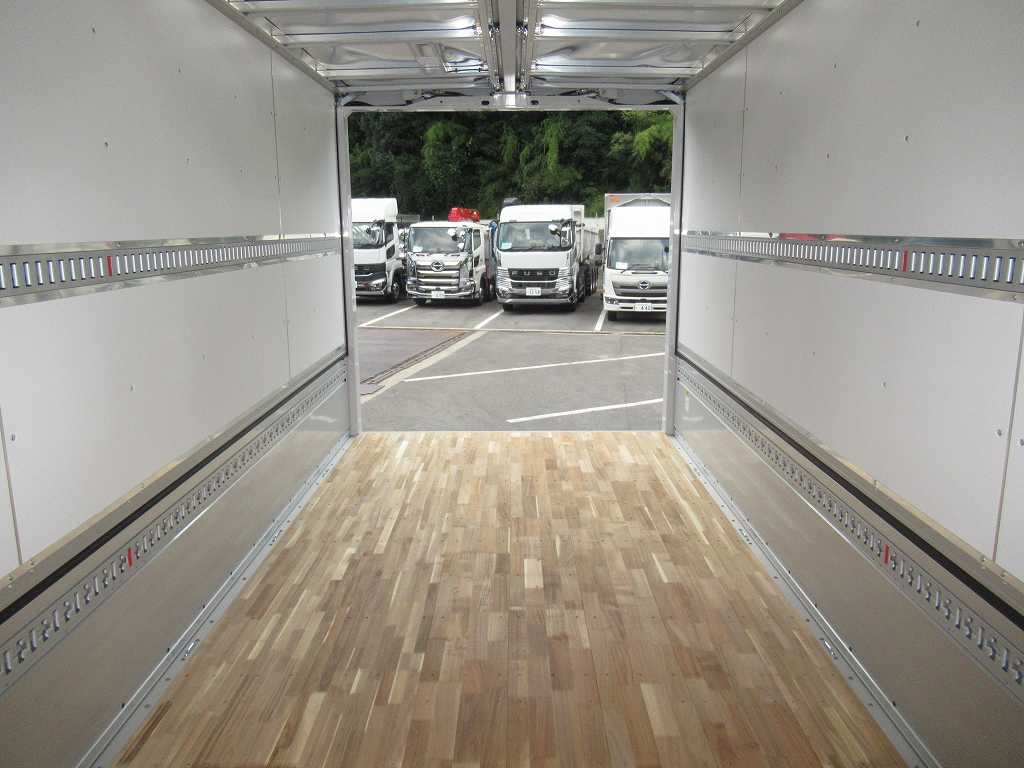 ★240PS パブコ 6200 ワイド エアサス 6速|中古トラックの販売・買取・査定のアイナビ