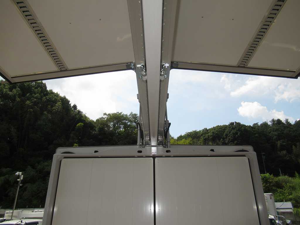 ★240PS パブコ 6200 ワイド エアサス 6速|中古トラックの販売・買取・査定のアイナビ