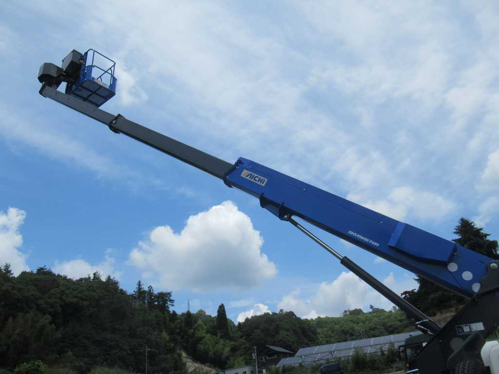 未使用車 アイチ 12.1m 高所作業車 6速 作業床荷重200㎏|中古トラックの販売・買取・査定のアイナビ