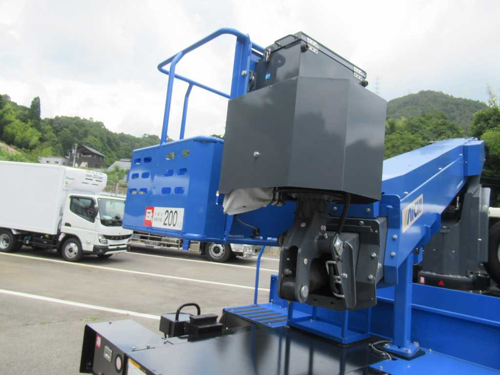 未使用車 アイチ 12.1m 高所作業車 6速 作業床荷重200㎏|中古トラックの販売・買取・査定のアイナビ