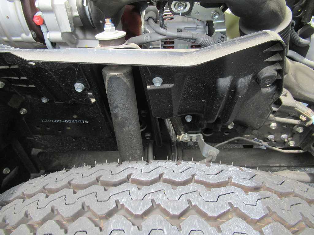 未使用車 アイチ 12.1m 高所作業車 6速 作業床荷重200㎏|中古トラックの販売・買取・査定のアイナビ