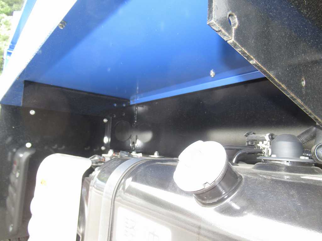 未使用車 アイチ 12.1m 高所作業車 6速 作業床荷重200㎏|中古トラックの販売・買取・査定のアイナビ