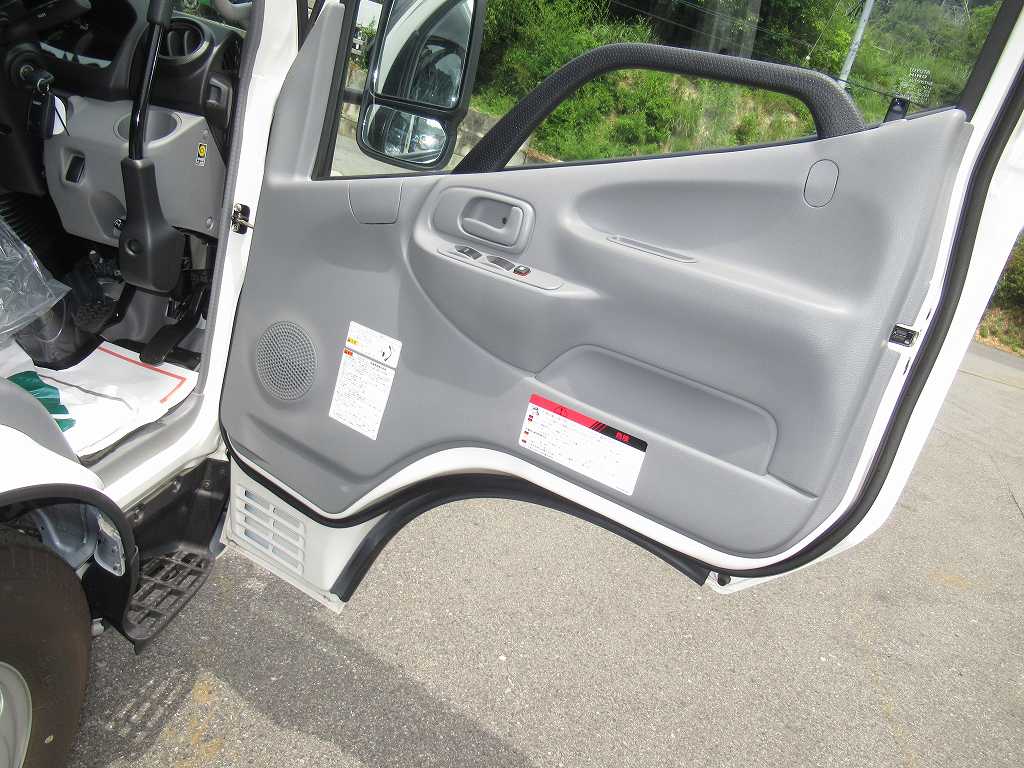 未使用車 アイチ 12.1m 高所作業車 6速 作業床荷重200㎏|中古トラックの販売・買取・査定のアイナビ