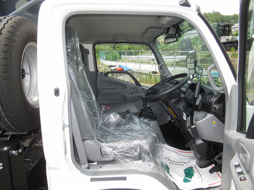 未使用車 アイチ 12.1m 高所作業車 6速 作業床荷重200㎏|中古トラックの販売・買取・査定のアイナビ