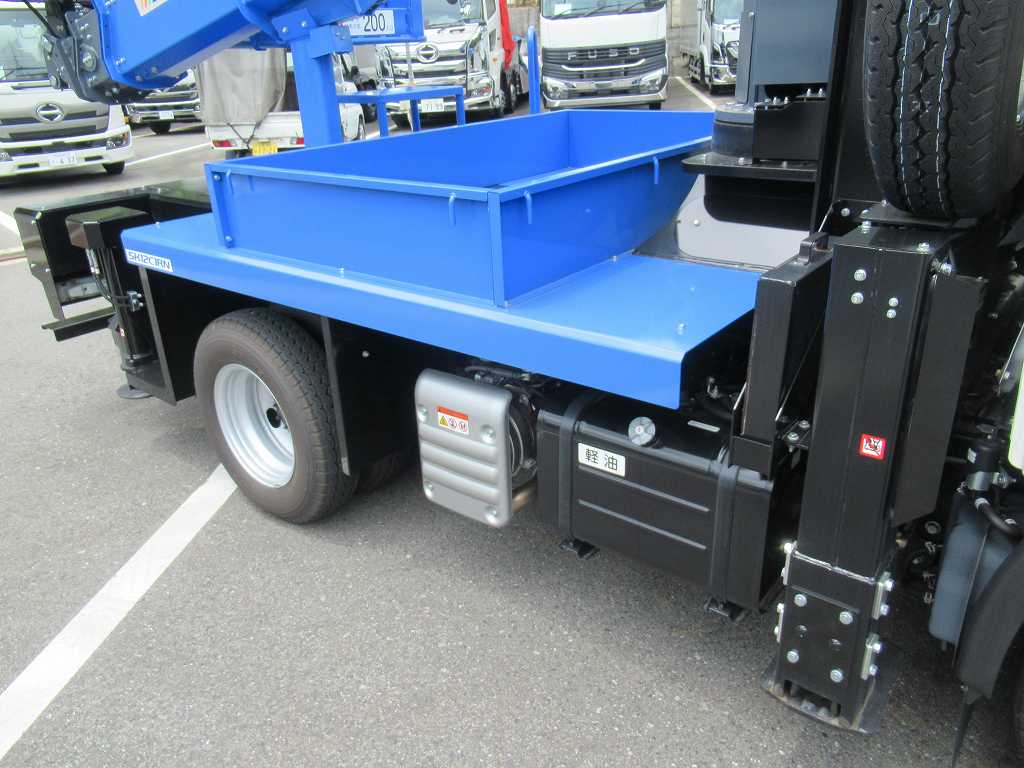 未使用車 アイチ 12.1m 高所作業車 6速 作業床荷重200㎏|中古トラックの販売・買取・査定のアイナビ