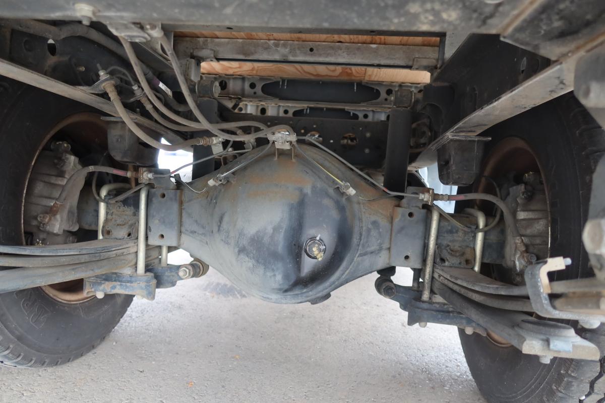 10尺平ボディー 積載2000kg4ナンバー 床鉄板張り 車検付き|中古トラックの販売・買取・査定のアイナビ