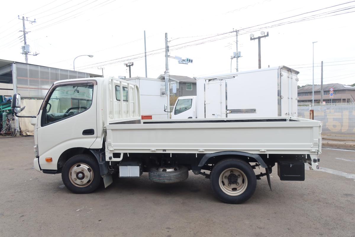 10尺平ボディー 積載2000kg4ナンバー 床鉄板張り 車検付き|中古トラックの販売・買取・査定のアイナビ