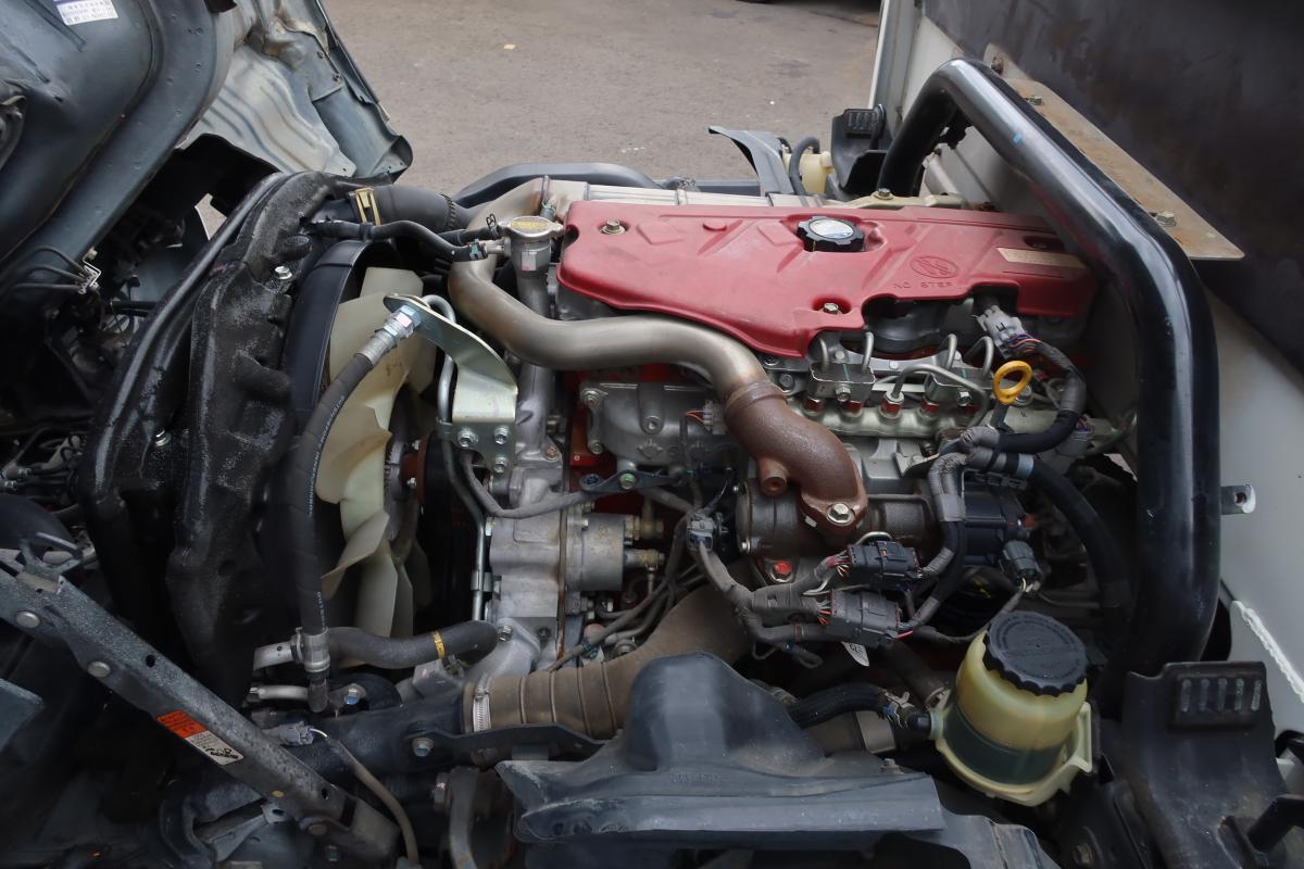 10尺平ボディー 積載2000kg4ナンバー 床鉄板張り 車検付き|中古トラックの販売・買取・査定のアイナビ