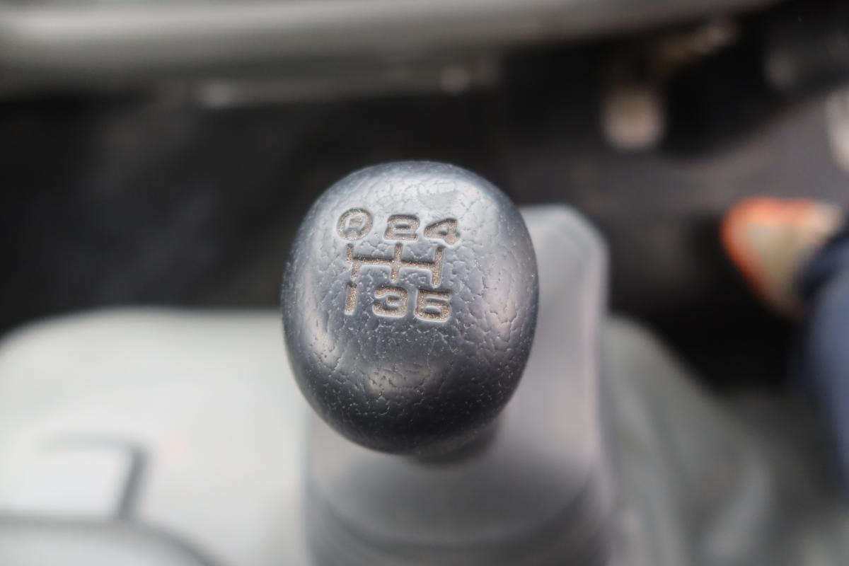 10尺平ボディー 積載2000kg4ナンバー 床鉄板張り 車検付き|中古トラックの販売・買取・査定のアイナビ