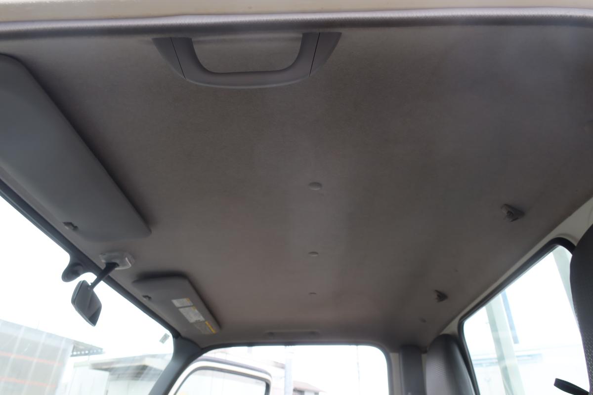 10尺平ボディー 積載2000kg4ナンバー 床鉄板張り 車検付き|中古トラックの販売・買取・査定のアイナビ