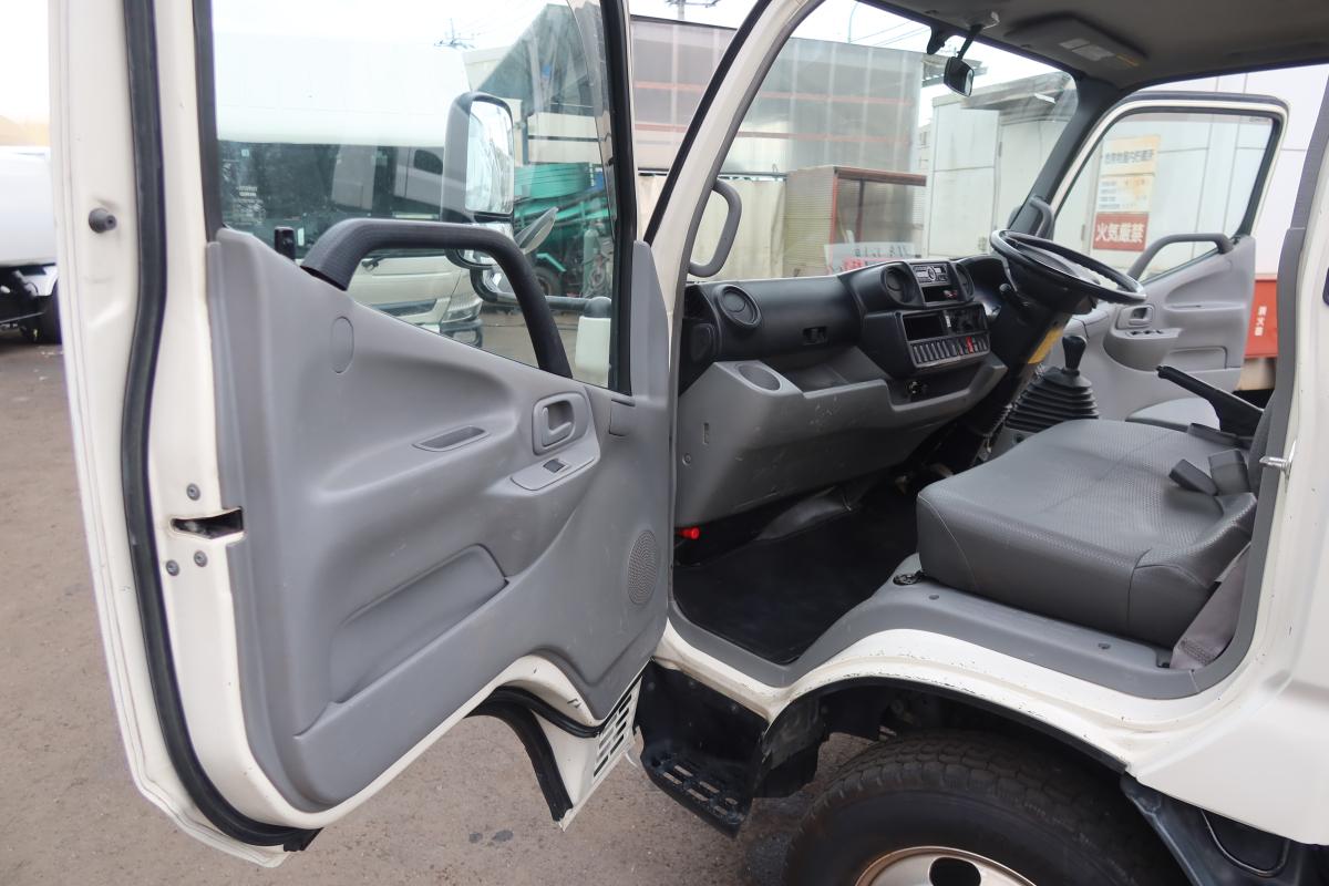 10尺平ボディー 積載2000kg4ナンバー 床鉄板張り 車検付き|中古トラックの販売・買取・査定のアイナビ