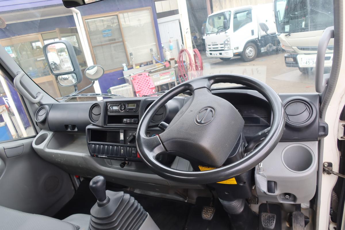 10尺平ボディー 積載2000kg4ナンバー 床鉄板張り 車検付き|中古トラックの販売・買取・査定のアイナビ