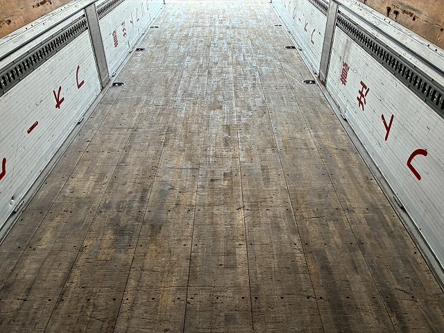 ハイルーフ後輪エアサス背高トランテックス380馬力|中古トラックの販売・買取・査定のアイナビ