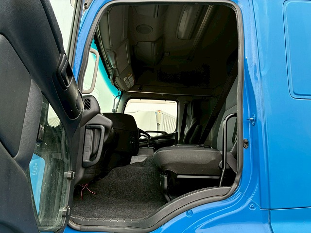 ハイルーフ後輪エアサス背高トランテックス380馬力|中古トラックの販売・買取・査定のアイナビ