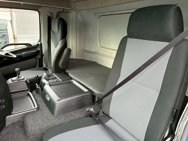 ハイルーフ後輪エアサス背高トランテックス380馬力|中古トラックの販売・買取・査定のアイナビ