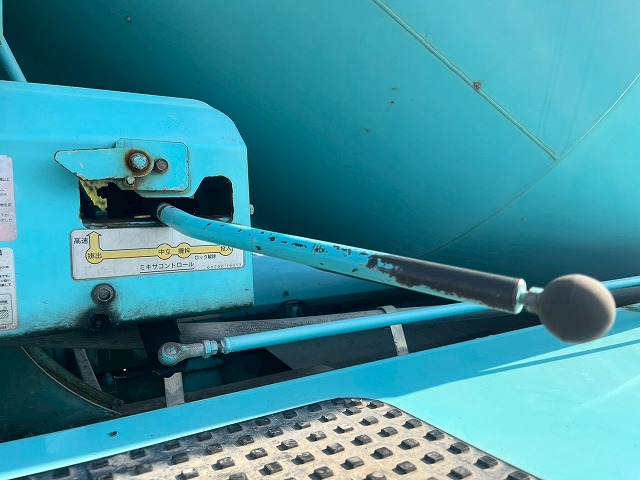 車検付!★増トン車★11トン積載★6×4!3軸2デフ★KYB製8.9立米|中古トラックの販売・買取・査定のアイナビ