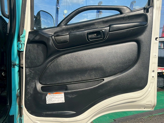 車検付!★増トン車★11トン積載★6×4!3軸2デフ★KYB製8.9立米|中古トラックの販売・買取・査定のアイナビ