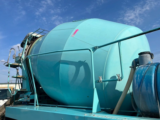 車検付!★増トン車★11トン積載★6×4!3軸2デフ★KYB製8.9立米|中古トラックの販売・買取・査定のアイナビ