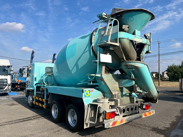 車検付!★増トン車★11トン積載★6×4!3軸2デフ★KYB製8.9立米|中古トラックの販売・買取・査定のアイナビ