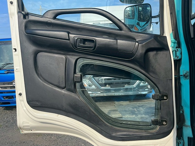 車検付!★増トン車★11トン積載★6×4!3軸2デフ★KYB製8.9立米|中古トラックの販売・買取・査定のアイナビ