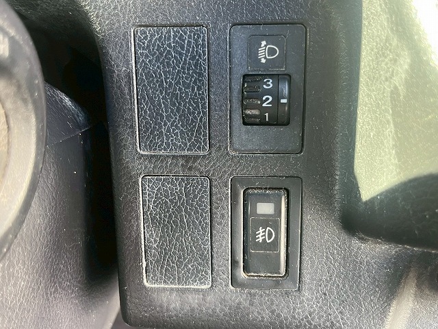 車検付!★増トン車★11トン積載★6×4!3軸2デフ★KYB製8.9立米|中古トラックの販売・買取・査定のアイナビ