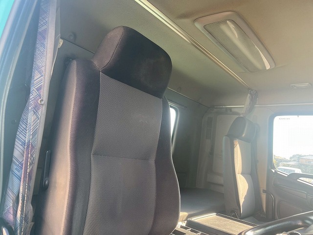 車検付!★増トン車★11トン積載★6×4!3軸2デフ★KYB製8.9立米|中古トラックの販売・買取・査定のアイナビ