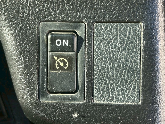 車検付!★増トン車★11トン積載★6×4!3軸2デフ★KYB製8.9立米|中古トラックの販売・買取・査定のアイナビ