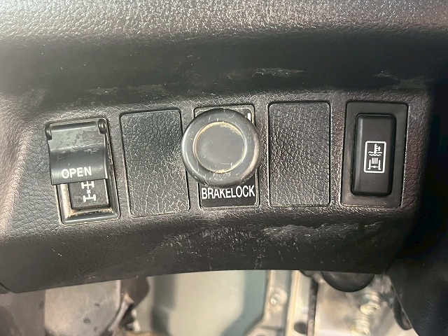 車検付!★増トン車★11トン積載★6×4!3軸2デフ★KYB製8.9立米|中古トラックの販売・買取・査定のアイナビ