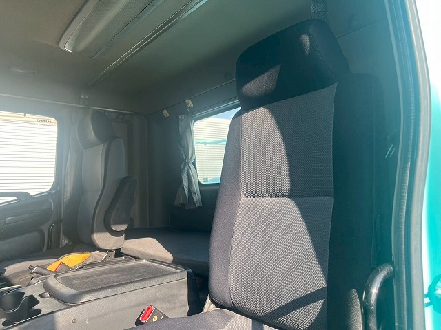 車検付!★増トン車★11トン積載★6×4!3軸2デフ★KYB製8.9立米|中古トラックの販売・買取・査定のアイナビ