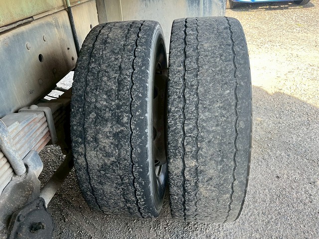 車検付!★増トン車★11トン積載★6×4!3軸2デフ★KYB製8.9立米|中古トラックの販売・買取・査定のアイナビ