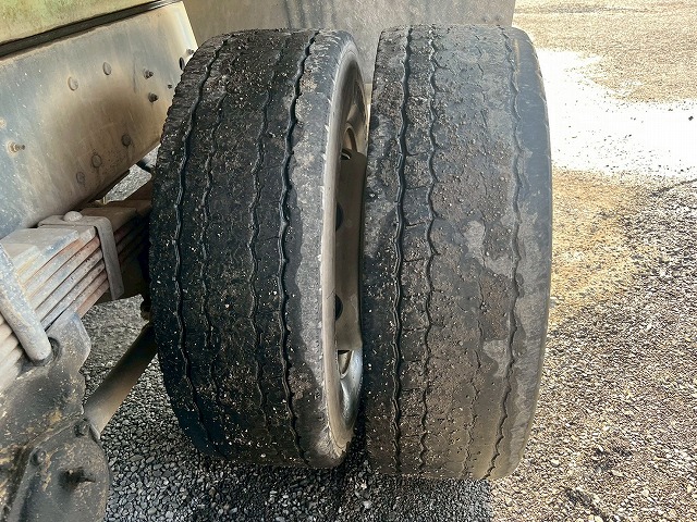 車検付!★増トン車★11トン積載★6×4!3軸2デフ★KYB製8.9立米|中古トラックの販売・買取・査定のアイナビ