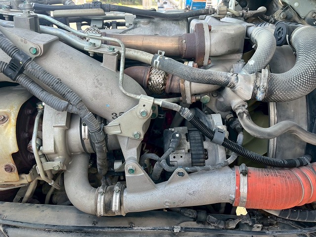 車検付!★増トン車★11トン積載★6×4!3軸2デフ★KYB製8.9立米|中古トラックの販売・買取・査定のアイナビ