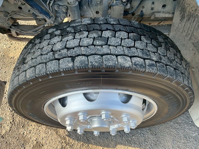 車検付!★増トン車★11トン積載★6×4!3軸2デフ★KYB製8.9立米|中古トラックの販売・買取・査定のアイナビ