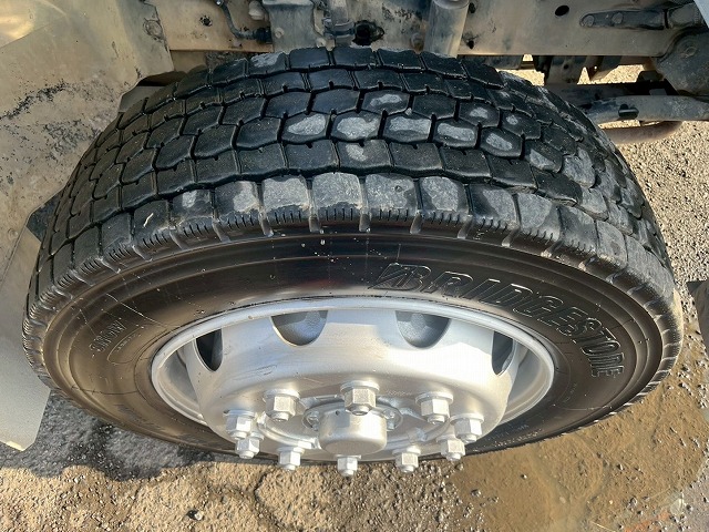 車検付!★増トン車★11トン積載★6×4!3軸2デフ★KYB製8.9立米|中古トラックの販売・買取・査定のアイナビ