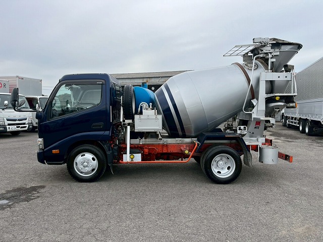 車検付★2.99トン積載★KYB製・2.5立米★電動ホッパー★生コン車|中古トラックの販売・買取・査定のアイナビ