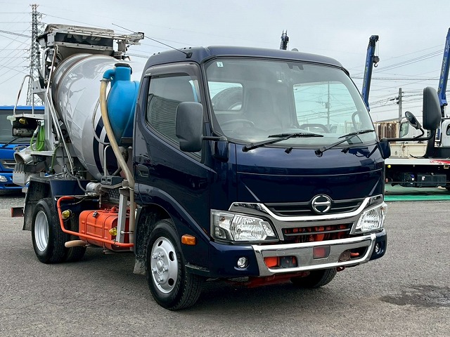 車検付★2.99トン積載★KYB製・2.5立米★電動ホッパー★生コン車|中古トラックの販売・買取・査定のアイナビ