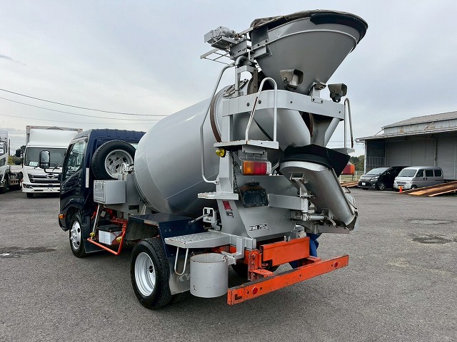 車検付★2.99トン積載★KYB製・2.5立米★電動ホッパー★生コン車|中古トラックの販売・買取・査定のアイナビ