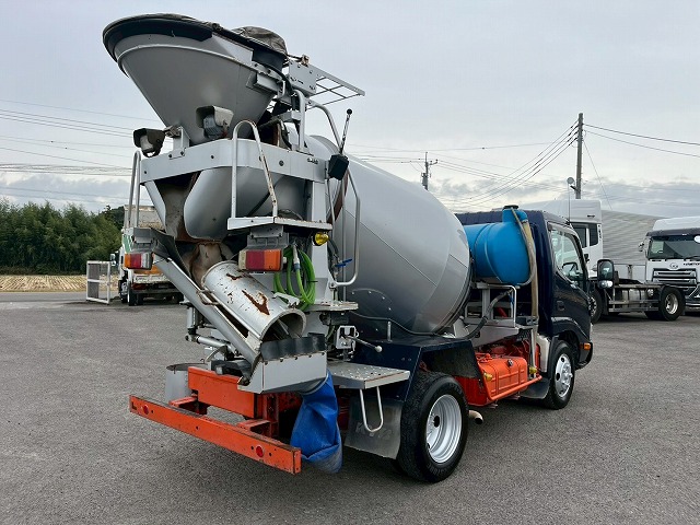 車検付★2.99トン積載★KYB製・2.5立米★電動ホッパー★生コン車|中古トラックの販売・買取・査定のアイナビ