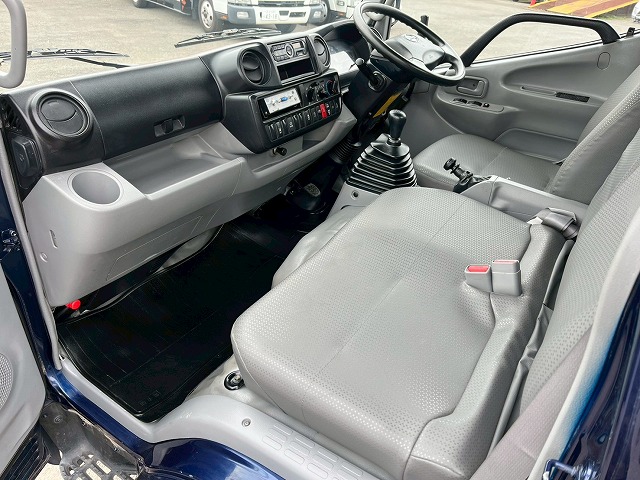 車検付★2.99トン積載★KYB製・2.5立米★電動ホッパー★生コン車|中古トラックの販売・買取・査定のアイナビ