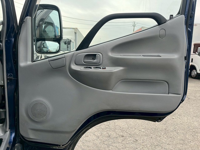 車検付★2.99トン積載★KYB製・2.5立米★電動ホッパー★生コン車|中古トラックの販売・買取・査定のアイナビ