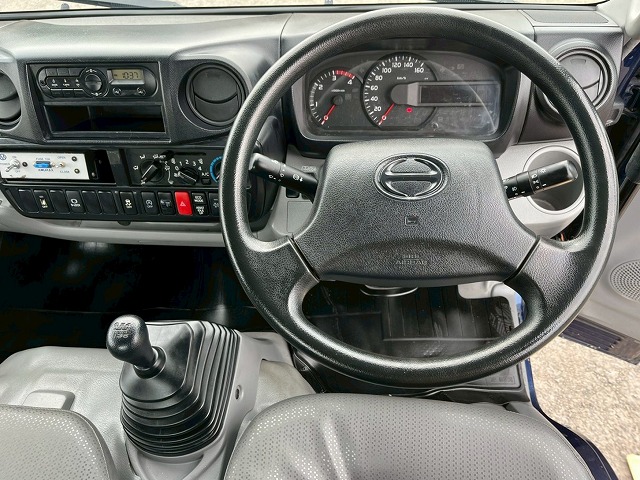 車検付★2.99トン積載★KYB製・2.5立米★電動ホッパー★生コン車|中古トラックの販売・買取・査定のアイナビ