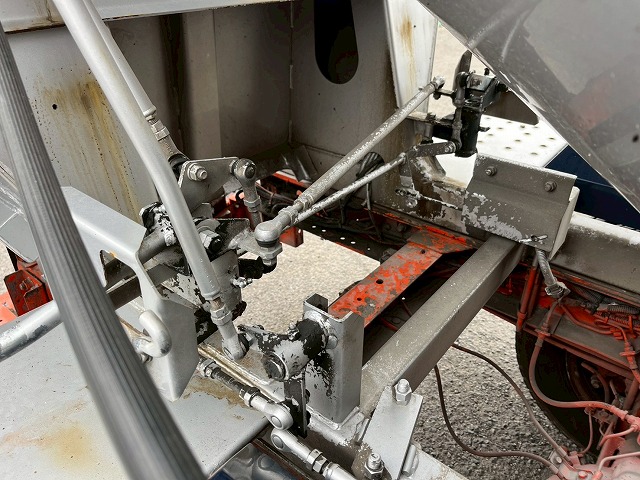 車検付★2.99トン積載★KYB製・2.5立米★電動ホッパー★生コン車|中古トラックの販売・買取・査定のアイナビ