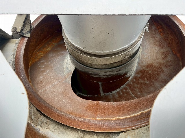 車検付★2.99トン積載★KYB製・2.5立米★電動ホッパー★生コン車|中古トラックの販売・買取・査定のアイナビ