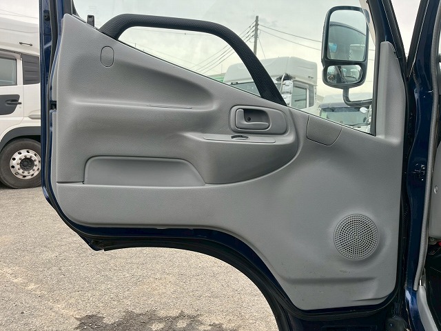 車検付★2.99トン積載★KYB製・2.5立米★電動ホッパー★生コン車|中古トラックの販売・買取・査定のアイナビ