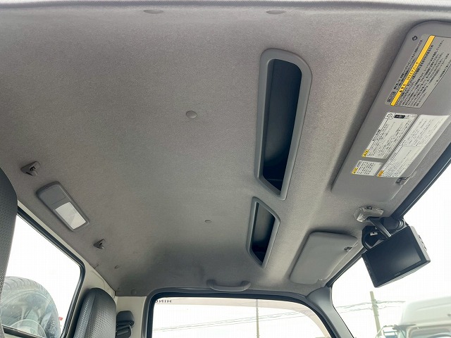 車検付★2.99トン積載★KYB製・2.5立米★電動ホッパー★生コン車|中古トラックの販売・買取・査定のアイナビ